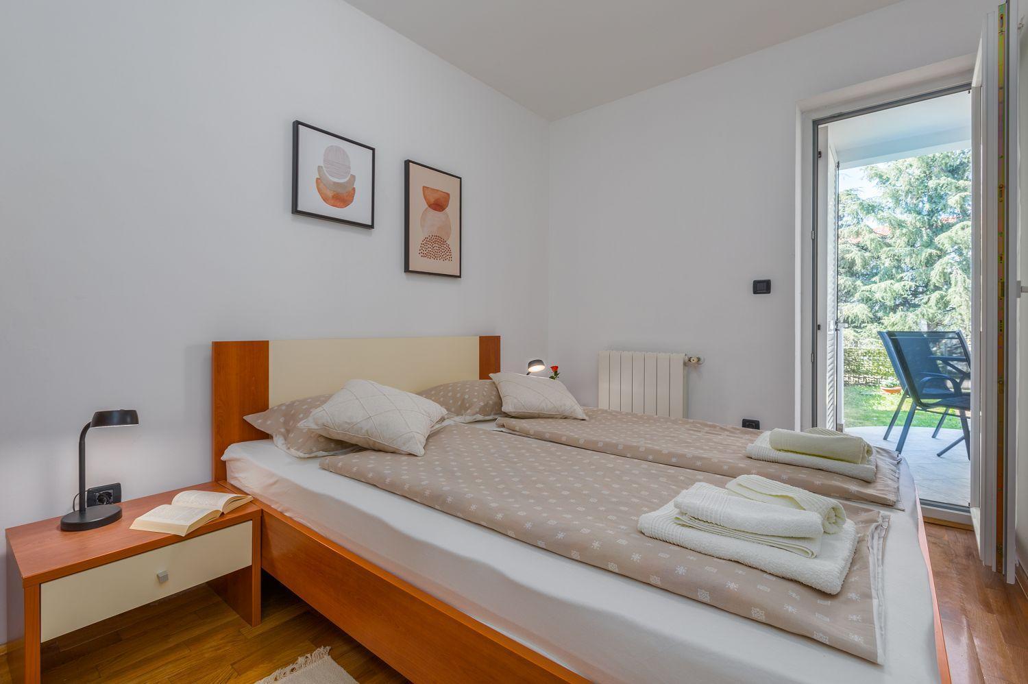 Malerisches Mit Mediterranem Garten - Nur 450 Meter Zum Apartment Poreč