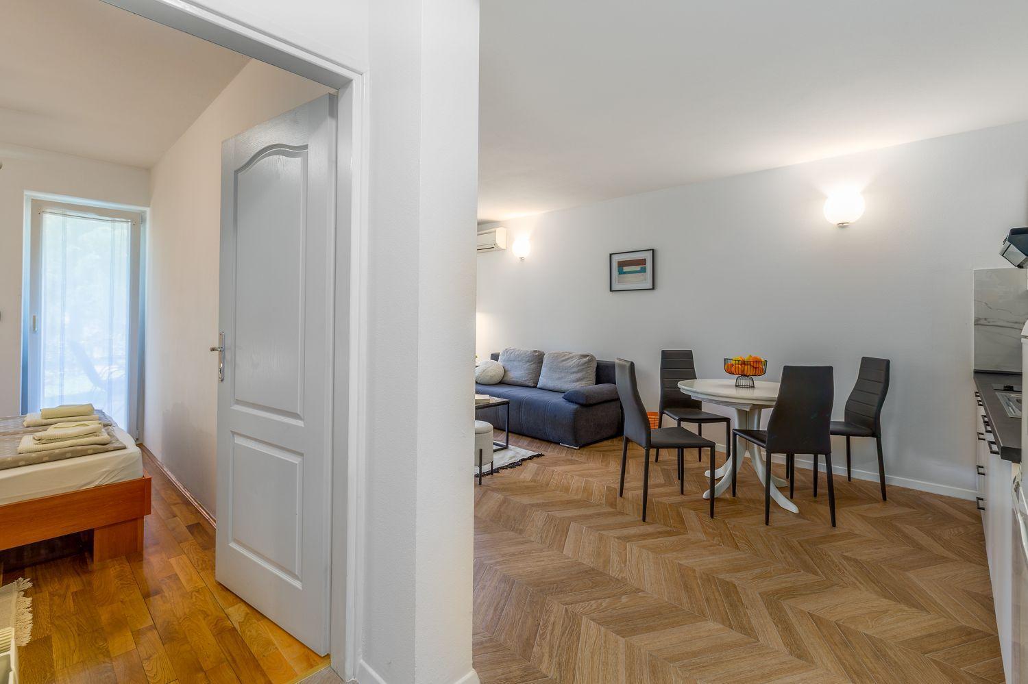 Malerisches Mit Mediterranem Garten - Nur 450 Meter Zum *
