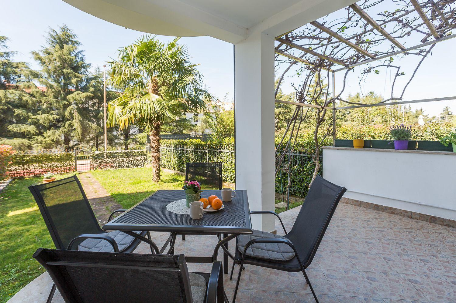 Malerisches Mit Mediterranem Garten - Nur 450 Meter Zum *